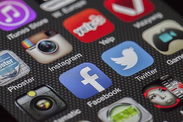 social_media_sharing_b2b_events